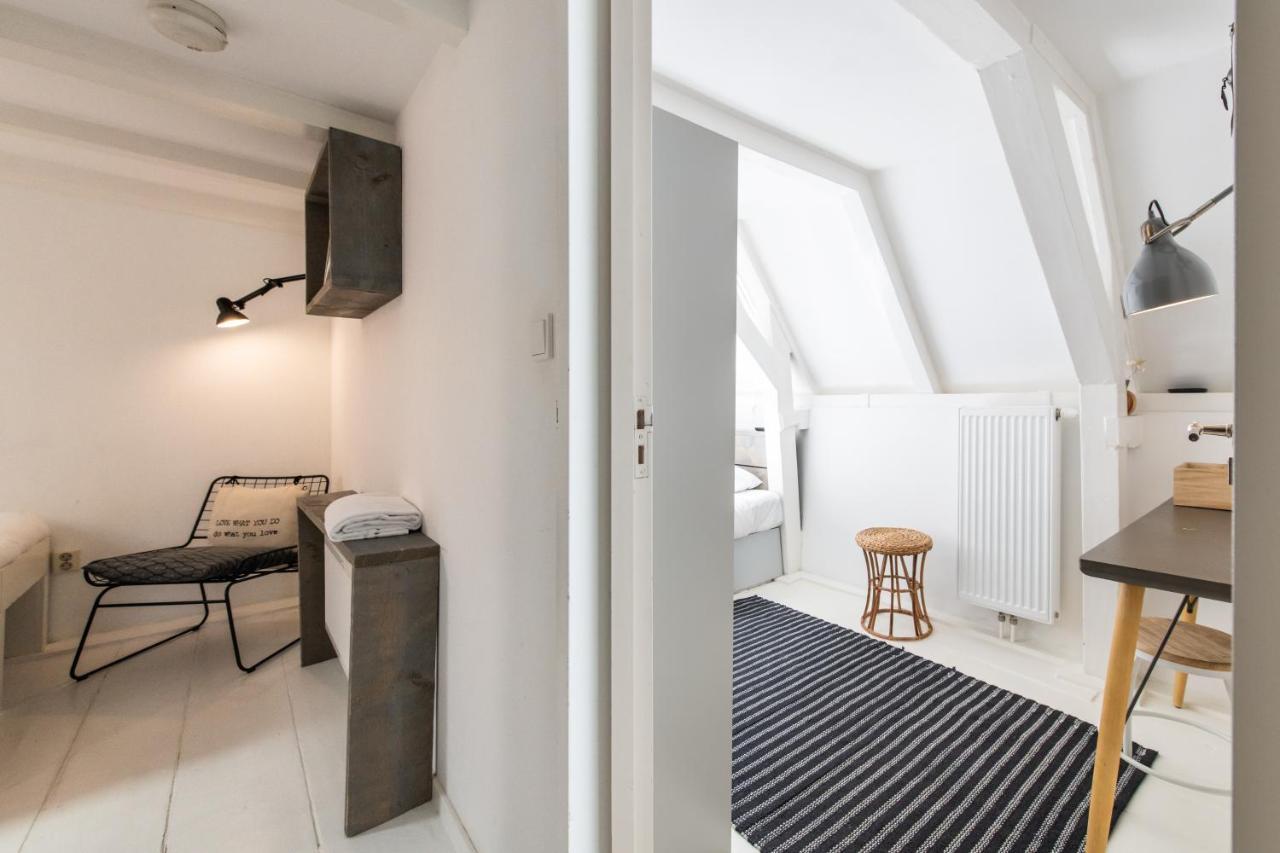 Two Bedroom Apartment In Historic Canalhouse From 1618 - City Centre Amsterdam Exteriör bild