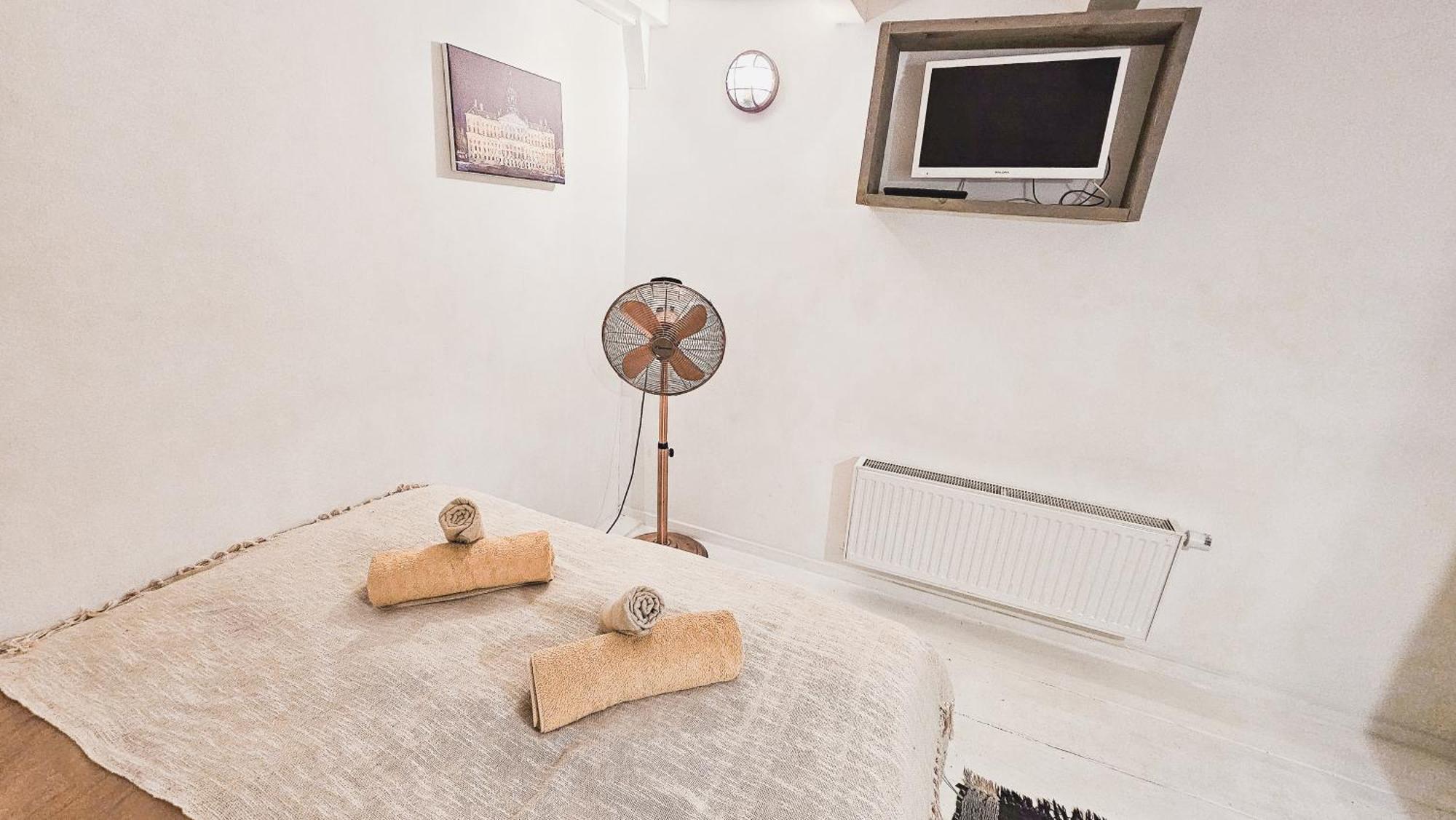 Two Bedroom Apartment In Historic Canalhouse From 1618 - City Centre Amsterdam Exteriör bild