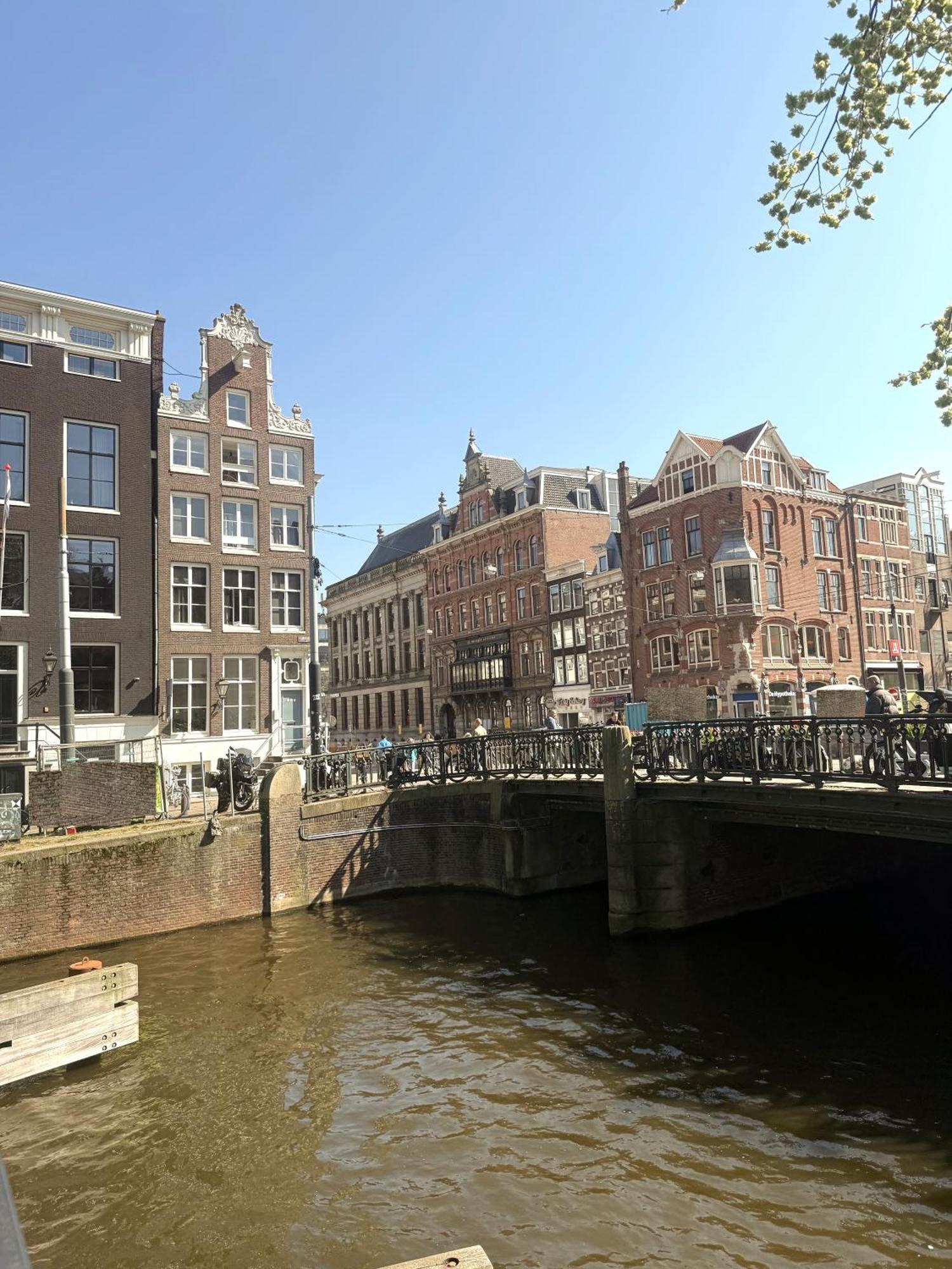 Two Bedroom Apartment In Historic Canalhouse From 1618 - City Centre Amsterdam Exteriör bild